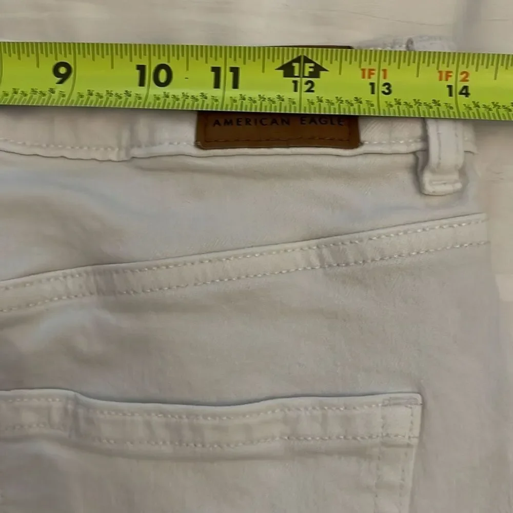 American Eagle White Denim Mom Jeans Womens Size 10